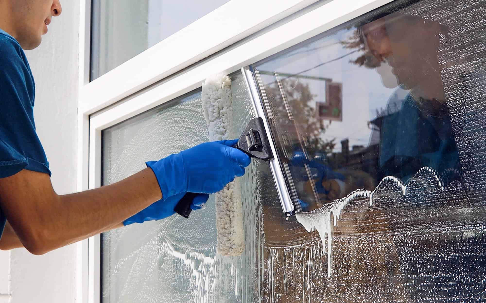 Professional-cleaning-windos-of-retail-store.jpg